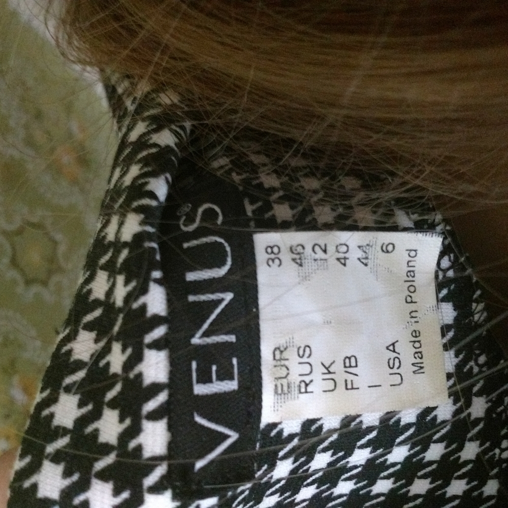 Dress - Picture 6 of 7